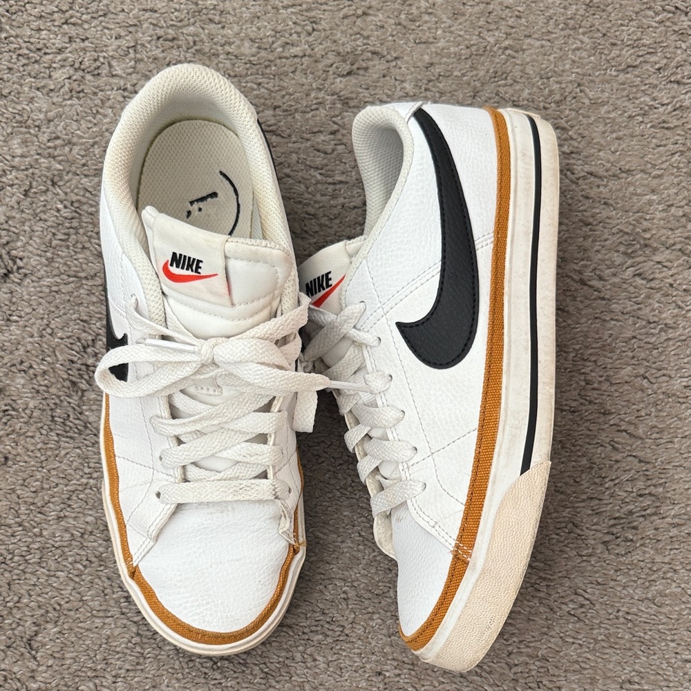 Nike White and Black Sneakers with Tan Trim